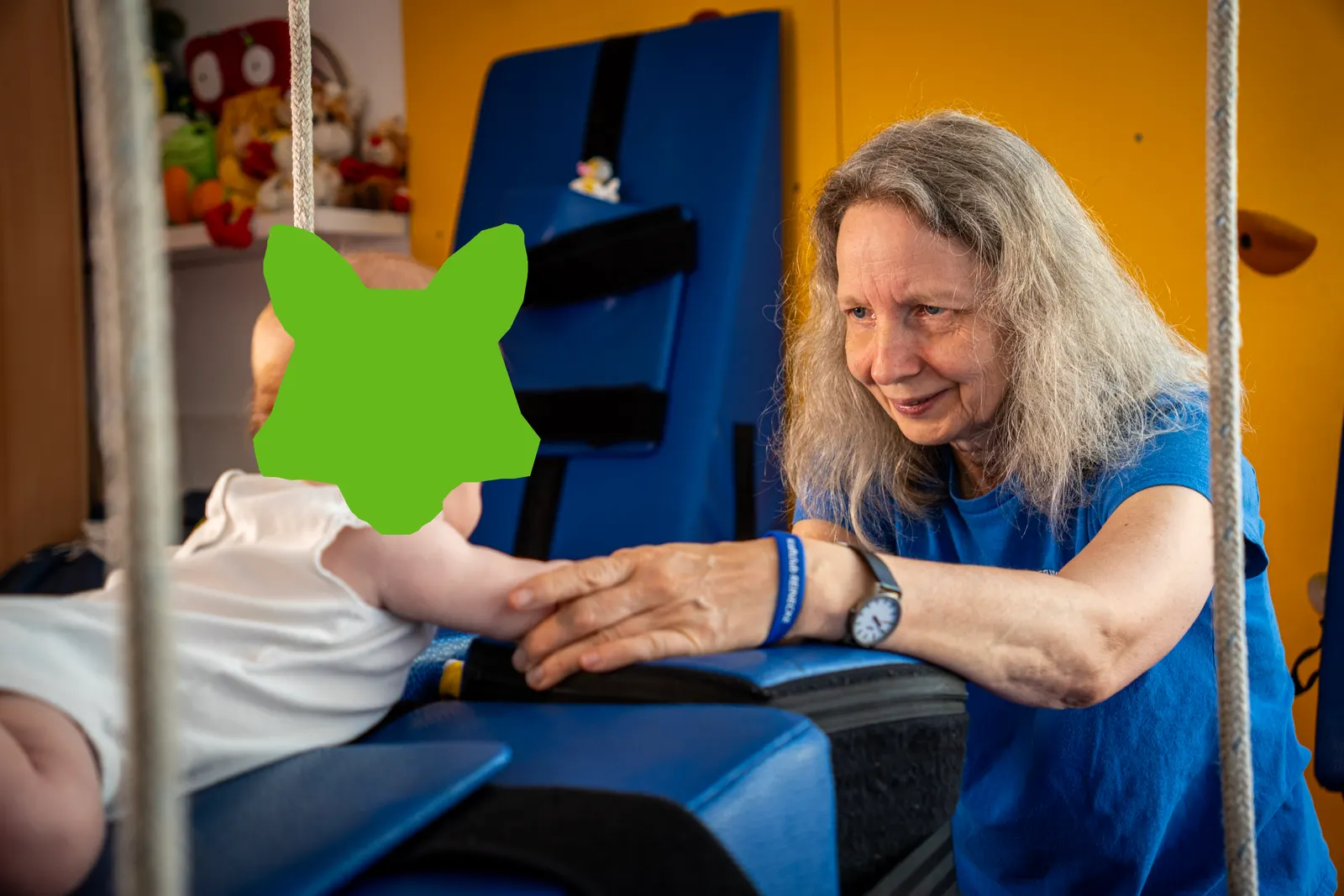 Kindertherapie an der Therapieliege