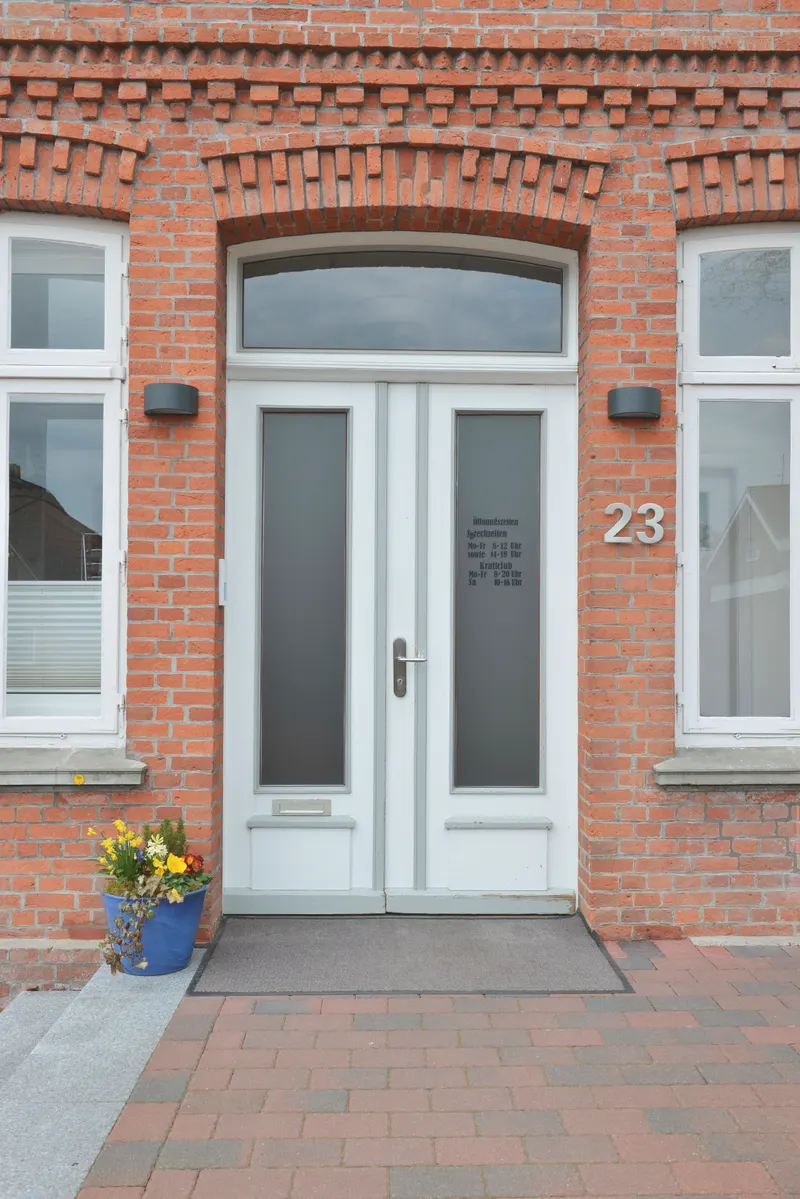 Eingang des Gesundheitszentrums Reinecke in Drochtersen