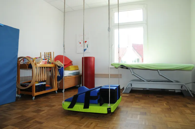 Kindertherapieraum mit Therapieschaukel in Drochtersen