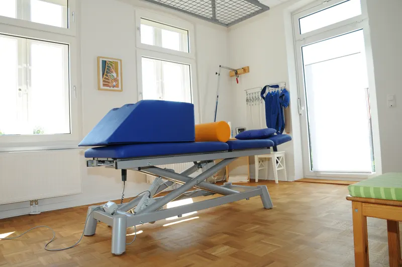 Behandlungsraum mit Schlingentisch in Drochtersen